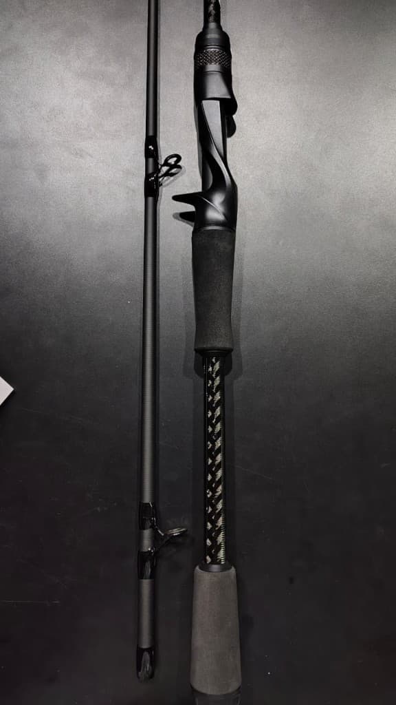 FinTackle Supermax bait casting rod handle close up